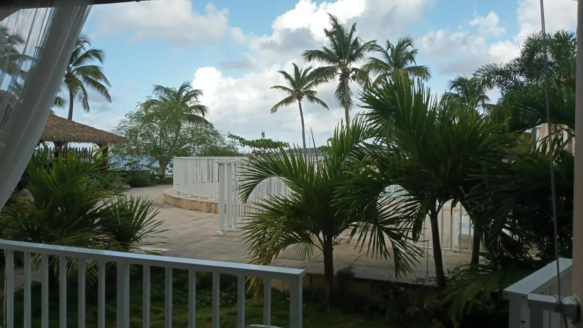 Just In Paradise Baie Nettle